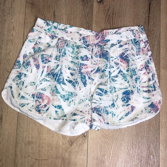 Lovers & Friends Woodstock Polyester Shorts Size S - Picture 2 of 6